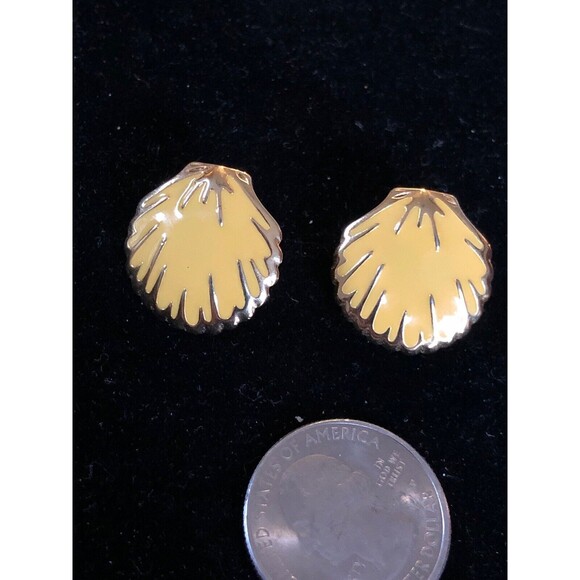 Vintage Yellow Enameled Gold Tone Clam Shell Design Statement Earrings Pierced - Picture 4 of 4